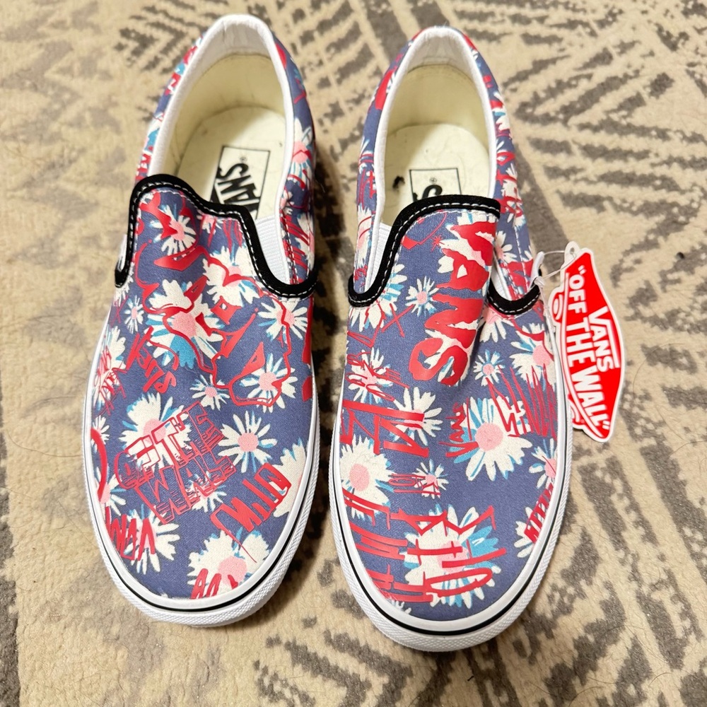 VansSlip-On Sneakers - Blue and Red Floral size 8 NWTS